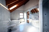 Bad mit Duschhöhle und Sauna - 