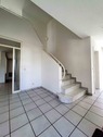 Eingangsbereich Treppenhaus - 7 Zimmer Einfamilienhaus zur Miete in Sersheim