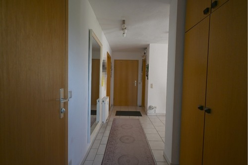 Flur mit Einbauschrank - 