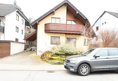 Haus mit Nachbarschaft - 