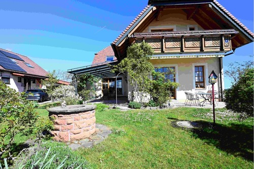 Südansicht und Vorgarten Terrasse - 