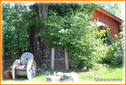 im Garten - 5 Zimmer Einfamilienhaus in Trebbin