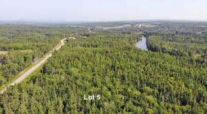 Cape Breton - Cleveland - Großzügiges Ufer-Grundst - 
