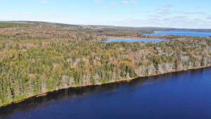 Cape Breton - 3,1 Hektar großes See-Ufergrundstück - 
