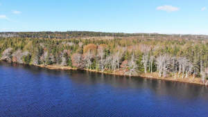 Cape Breton - 3,1 Hektar großes See-Ufergrundstück - 