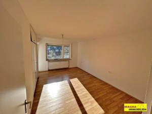 Schramberg / Attraktives Dreifamilienhaus mit 2 Ga - 