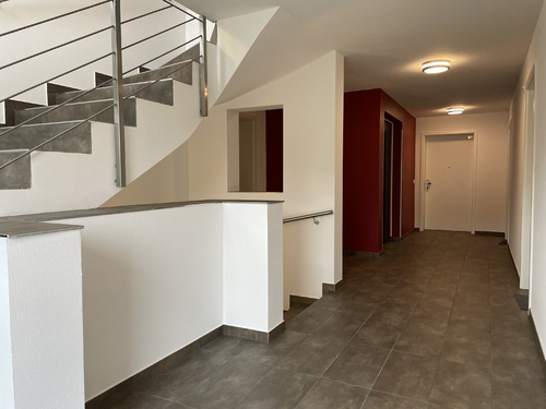 Flure - Hauseingangsbereich - Lift - 3 Zimmer Etagenwohnung zur Miete in Bad Orb