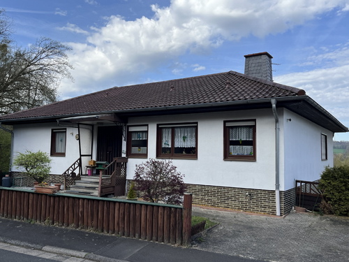 Hausansicht-Anliegerstraße - 