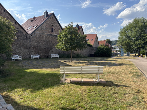 herrliches Umfeld Park-Stadtmauer - 