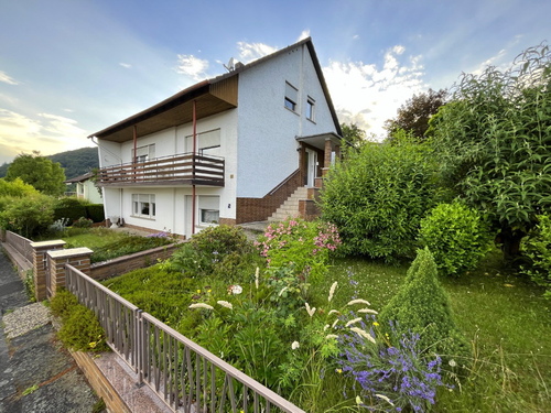 Schönes,gepfleges Haus - 458.000,00&nbsp;EUR Kaufpreis, ca.&nbsp; 165,00&nbsp;m&sup2;&nbsp;Wohnfl&auml;che