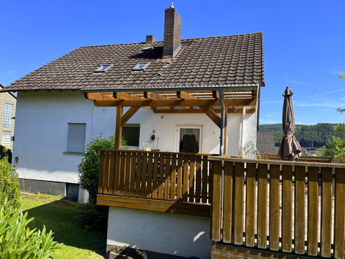 Hausansicht-Terrasse - 