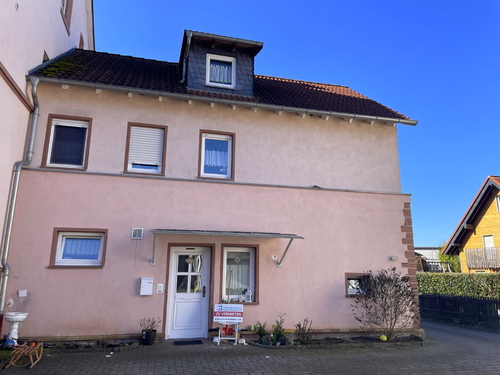 Hauseingang - 4 Zimmer Etagenwohnung in Wächtersbach