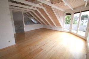 Wohn-/ Esszimmer - 3 Zimmer Dachgeschoßwohnung zum Kaufen in Bad Honnef - Rhöndorf