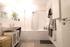 Badezimmer - 2 Zimmer 2- Zimmerwohnung in Bonn