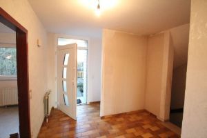 Flur - 5 Zimmer Reihenhaus zum Kaufen in Sankt Augustin - Niederpleis