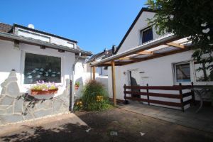 Hinter dem Haus - 
