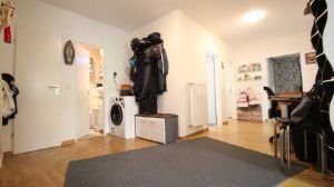 Diele - 4- Zimmerwohnung mit 92,21 m&sup2; in Bonn zum Kaufen