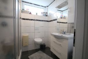 Bad - 3 Zimmer 3- Zimmerwohnung in Bonn - Auerberg