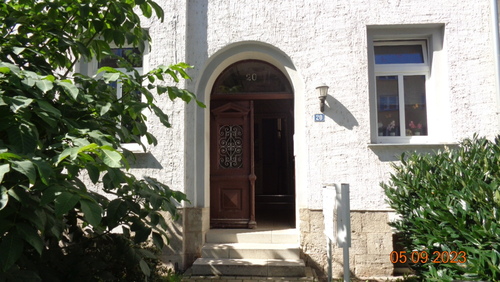 Hauseingang - 3-Raum-Wohnung mit großem Balkon