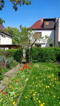 Objekt Blick aus dem Garten - Doppelhaushälfte mit Garten und Garage
