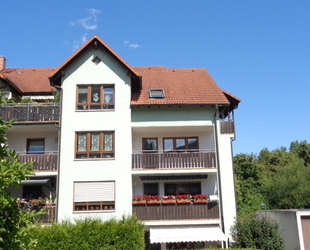 EIGENTUMSWOHNUNG MIT GARAGE - 112.000,00 EUR Kaufpreis, ca.  71,53 m² Wohnfläche in Naumburg (Saale) (PLZ: 06618)