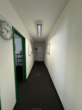Zugang zur Einheit - Büro mit 30,00 m&sup2; in Berlin zur Miete