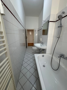 Bad mit Wanne - 