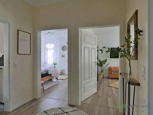 großer Wohnungsflur - 