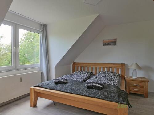 breites Bett - 
