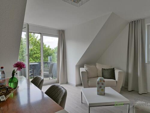 Blick ins Wohnzimmer - (EF1037_M) Dresden: KleinpestitzMockritz, Erstbezug in neu möblierte Wohnung mit Tiefgarage, Balkon und Service