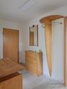 Wohnungsflur mit Garderobe - 