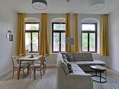 Blick ins helle Wohnzimmer - (EF0836_M) Dresden: Löbtau-Nord, neu möblierte 3-Zimmer-Wohnung im Hochparterre mit WLAN, Reinigungsservice inklusive