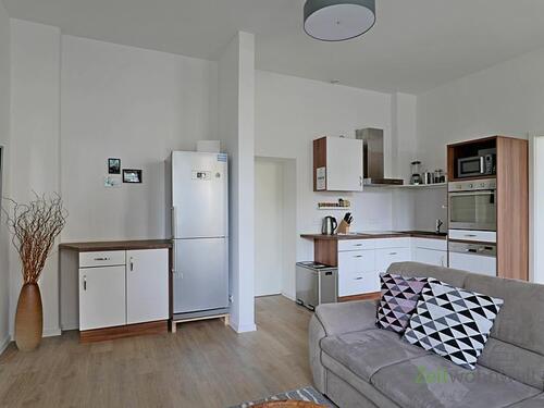 Blick zur Küchenzeile - Etagenwohnung mit 71,50 m² in Dresden zur Miete