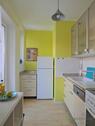 Blick in die Küche - 2 Zimmer Etagenwohnung in Dresden