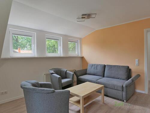 neue Sitzecke - 2 Zimmer Etagenwohnung zur Miete in Dresden