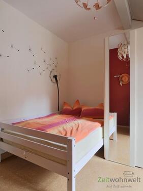 Blick zum Bett - 