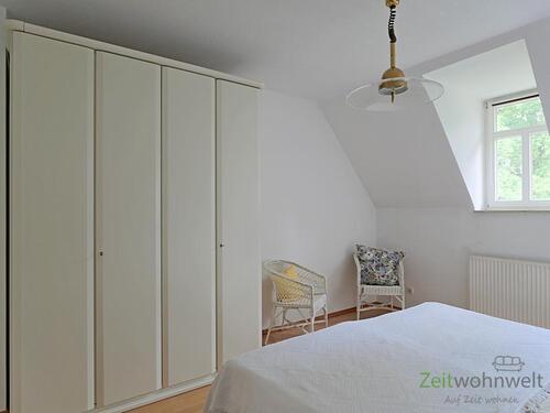 Kleiderschrank im rechten Schlafzimmer - 