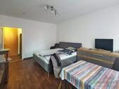 breites Bett und TV - (EF1267_M) Dresden: Mickten, preiswertes möbliertes Mini-Apartment für Wochenendheimfahrer