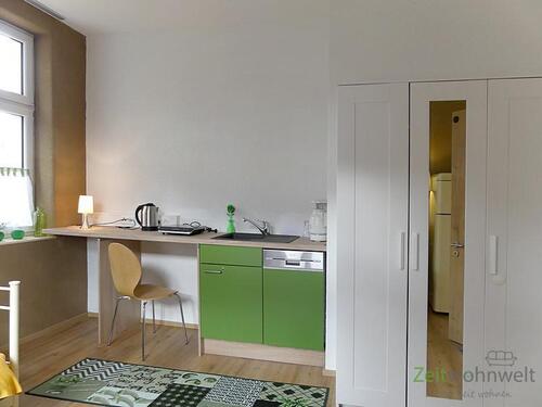 Küchenzeile und Kleiderschrank - 1 Zimmer Etagenwohnung zur Miete in Erfurt
