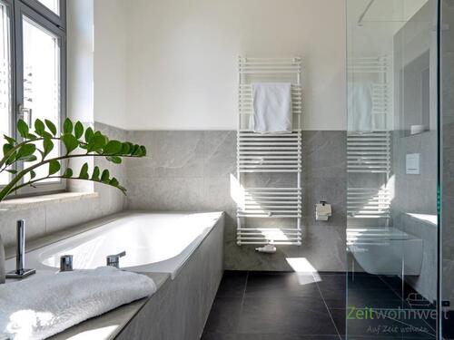 Wanne im großen Bad - 