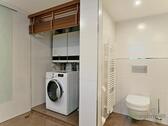 WC und Waschmaschine, unten - 