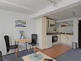 kleiner Esstisch und EBK - 1 Zimmer Etagenwohnung zur Miete in Niestetal