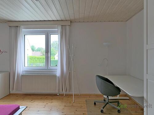Blick ins linke Schlafzimmer - 3 Zimmer Etagenwohnung in Dresden