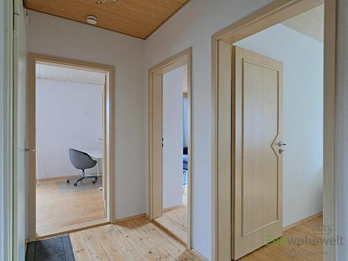 heller Wohnungsflur - 