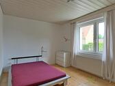 breites Bett im linken Schlafzimmer - Etagenwohnung mit 68,00 m² in Dresden zur Miete