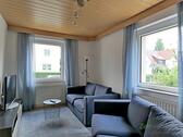 Blick ins Wohnzimmer - 3 Zimmer Etagenwohnung zur Miete in Dresden