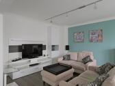 Blick zum TV - 2 Zimmer Etagenwohnung zur Miete in Kassel