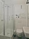 Bad mit Dusche - 