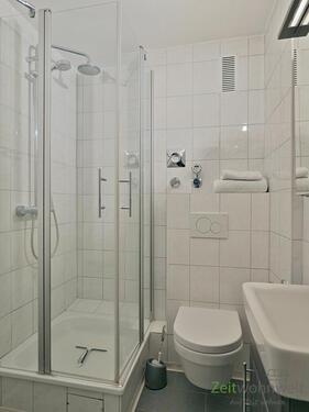 Bad mit Dusche - 