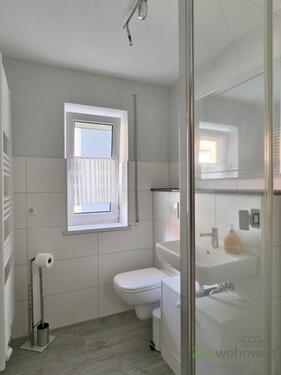 Bad mit Dusche - 